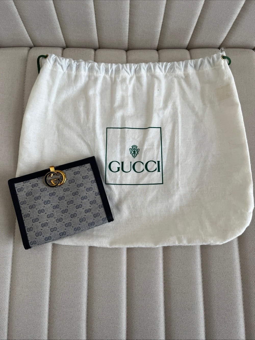 Gucci Gold and Navy Double G Logo Hardware Accent wallet - Picture 14 of 15